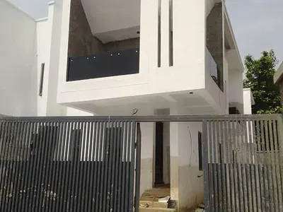 Modern Living 4 Bedroom Duplex with Security House