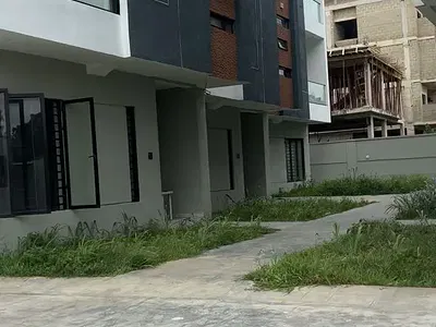A Semidetached 4 Bedroom Duplex with BQ