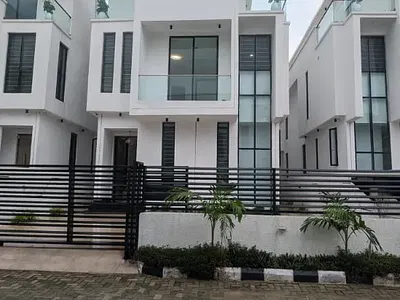 Newly Built 5 Bedroom Fully Detached Duplex with BQ & Pool