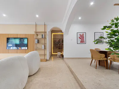 4-Bedroom Beautifully Furnished Waterfront Apartment