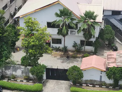 Specious 7 Bedroom with 2 BQ