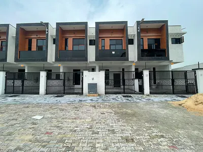 Contemporary 3-Bedroom Terraced Duplex
