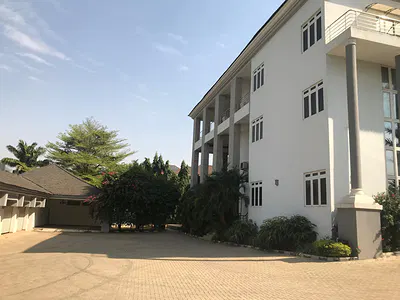Fully Furnished 5 Bedroom Mansion, Pool, 5rooms BQ, Nice Serenity