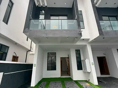 4 Bedrooms, Corner Piece Terrace Duplex