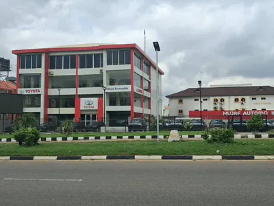 Commercial Complex on 1500SQM