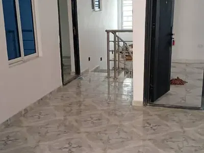 Top Notch Finishing 3 Units of Brand New En Suite Mini Flat