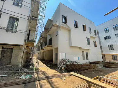4-Bedroom Terraced Duplex with BQ