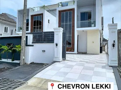 Modern 5 Bedroom Detached Duplex