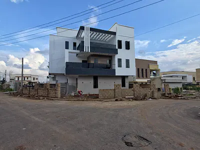 Exquisitely Finished 5-Bedroom Fully Detached Triplex