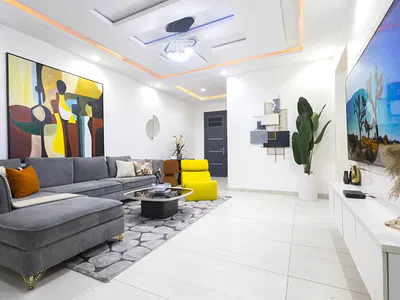 Multiple Units of 2 Bedroom Apartment with Rooftop City View, Gym, Etc