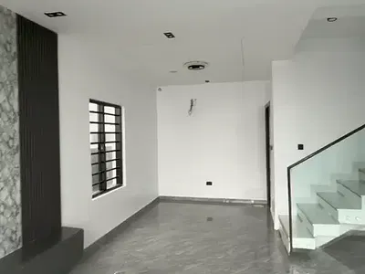 4 Bedrooms Semi Detached Duplex