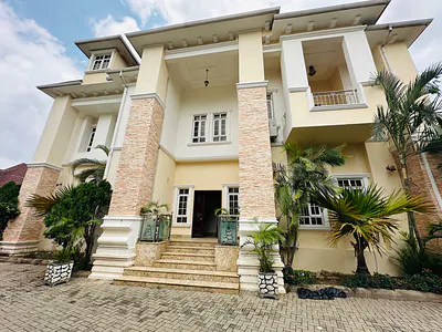 9 Bedroom Detached Duplex Under Renovation with 2 Bedroom Guest Chalet