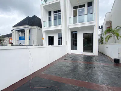 4 Bedroom Semi Detached with BQ