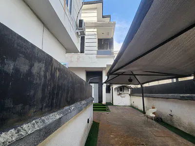 Distress 4 Bedroom Detached Duplex
