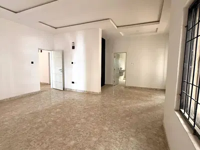 Well Built 2 Bedrooms Apartment