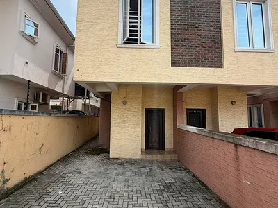 4 Bedroom Duplex