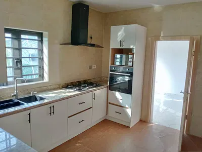 Luxury 4bedroom