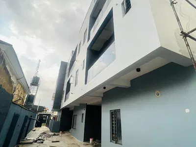 Spacious 4 Bedroom Terraced Duplex with BQ in an Estate