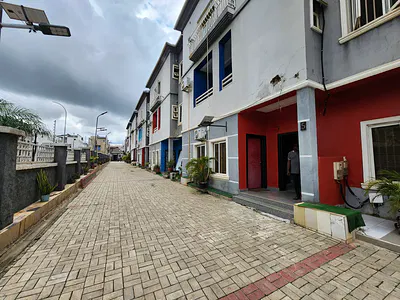 Strategically Located, Very Spacious Luxury 2 Bedroom Apartment