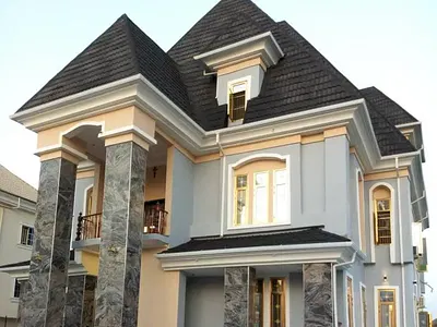 8 Rooms, 3 Sitting Rooms, Full Building