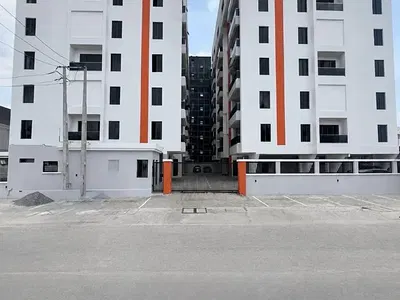 5 Bedroom Maisonette