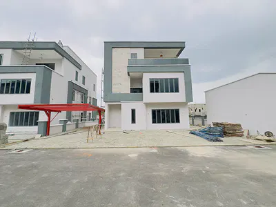 A Newly Built 5-Bedroom Detached Duplex + 1BQ