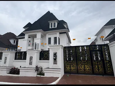 A 5-Bedroom Duplex Penthouse with Top-Notch Security.