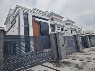 Luxury Fully Furnished 5 Bedrooms Detached Duplex
