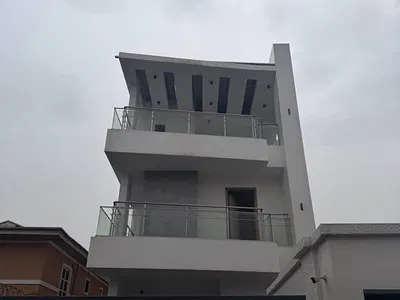 Residential & Commercial 5 Bedroom +1 BQ Semi Detached House
