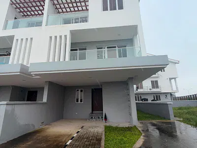 Brand New 4 Bedrooms +1 BQ Semi Detached Duplex