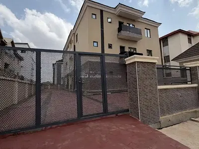 Luxury 3 Bedroom Apartment