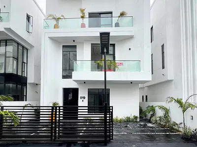 Bran New Contemporary 5 Bedrooms Fully Detached Duplex