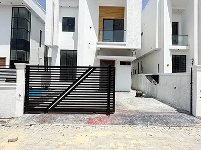 4bedroom Fully Detached Duplex with Pool in Chevron