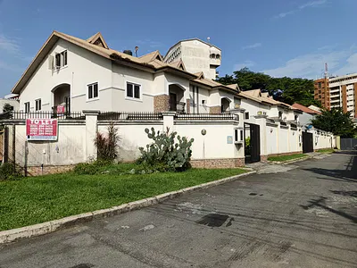 An Exquisite 3-Bedroom Flat — Ikoyi, Lagos