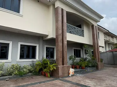 Residential or Commercial 5 Bedrooms Detached Duplex with Two BQS