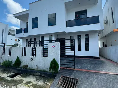 4 Bedroom Duplex