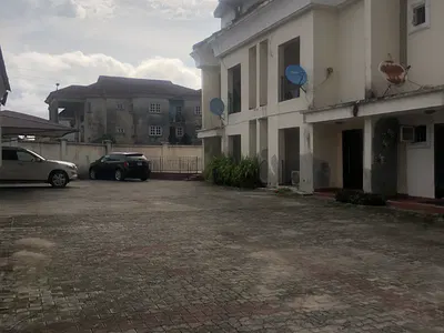 5 Bedroom Terraced Duplex with BQ