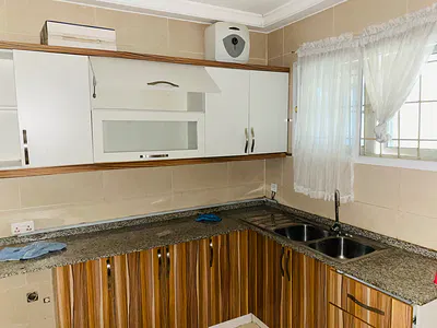 Sharp 2 Bedroom Flat on Ground Floor