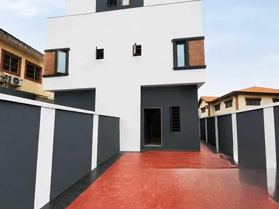 4 Bedrooms Semi Detached Duplex