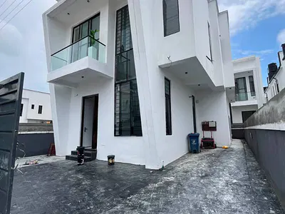 Luxury 5bedroom Fully Detached Duplex