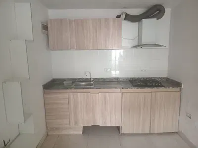 Spacious Miniflat with Open Plan Kitchen, 2 Toilets, Serviced