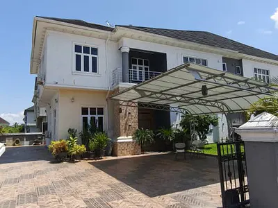 5 Bedroom Semi Detached Duplex with BQ