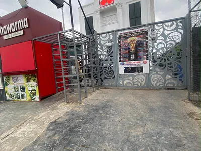 Lounge with 6 Rooms Hotel, Nightclub and Restaurant