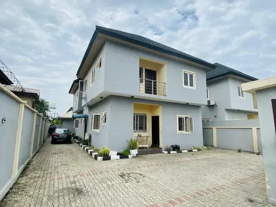 3 Bedroom Flat Upstairs in Lekki Phase 0ne