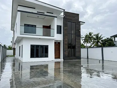A Newly Built Spacious 5 Bedroom Detached Duplex in an Estate