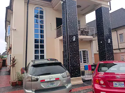 Super Fantastic Mini Flat in Isheri Upstairs with 2 Toilet