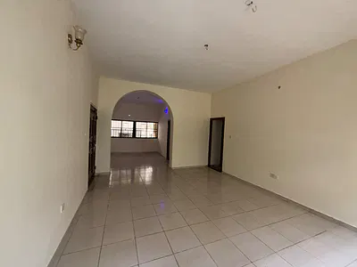 Lovely 3 Bedroom Flat on the Ground Floor
