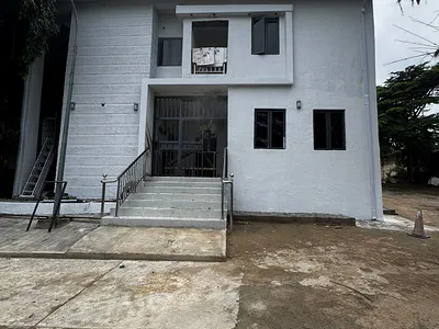 Well Renovated 4 Bedrooms Semi Detached Duplex, Corner Piece,