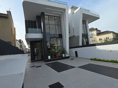 5bedroom Fully Detached Duplex with BQ, Swimming Pool for Sale