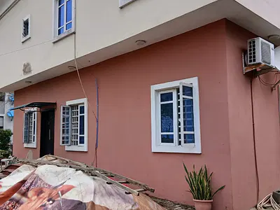 Well Maintained 5 Bedroom Duplex